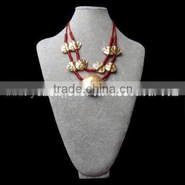 22k gold kundan necklace set in simple design shaped as shell