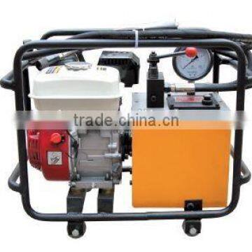 Gasoline engine rapid super high pressure hydraulic pump