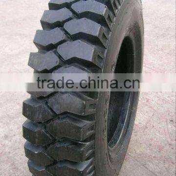 Lares Solid Tires 7.00-12 7.50-15 8.25-15 8.15-15 28*9-15 7.50-15