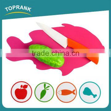 Toprank Hot Sale Kitchenware 1.8mm Thickness Colorful Durable Non-slip Fish Shape Cutting Board Mat Set PP Chopping Board photo-3
