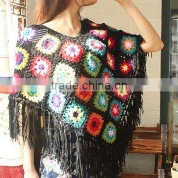 2017 Bohemain style V neck flower pattern ladies hand crochet poncho