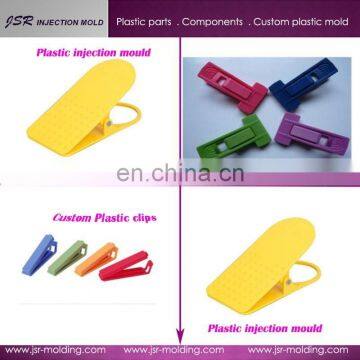 Custom produce hotsale small plastic harness clip made in China