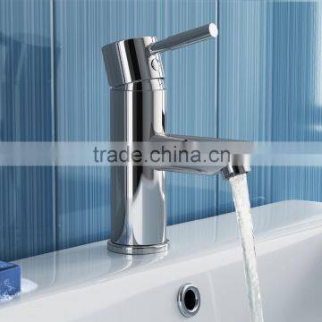 Contemporary One Handle Deck Mount Chrome Bathroom Sink Faucet Mixer Taps Single Hole Tall Curve Spout Bathtub Mixer Taps