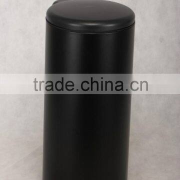 30L METAL STEP TRASH BIN PLASTIC LID