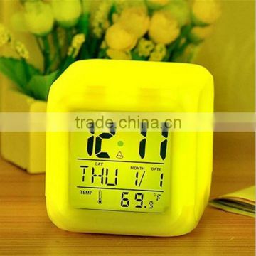 2015 hot sale 7 leds glowing led color change digital alarm clock & digital led battery table clock