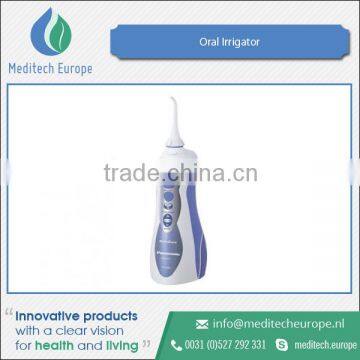Oral Irrigator to Clean Teeth with Water and Air Pressure