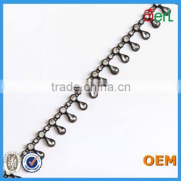 Narrow Black Plastic Base Rhinestone Chain For Decoration