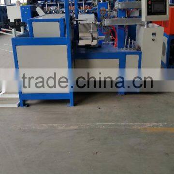 Automatic rope hank winder for rope package