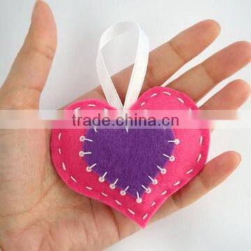 high quality eco friendly new products promotional gift cute scrapbooking ornament heart fabric hanger wedding party supplies