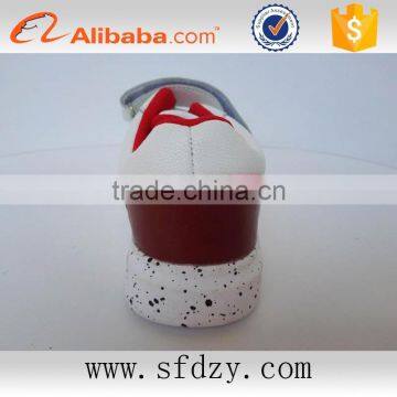 Cheap Wholesale Kids Shoes 2016 Fashion Sports Trainers for Sale photo-4