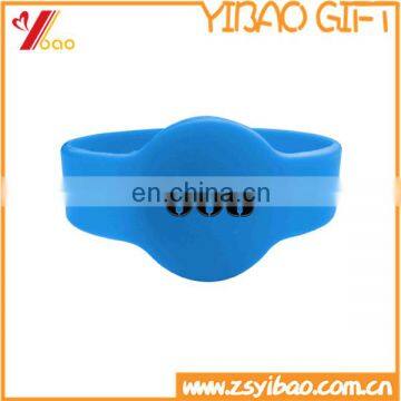 Custom Promotional Silicone Bracelet With Logo Silver Print With Metal Part Can Laser Logo on it photo-4