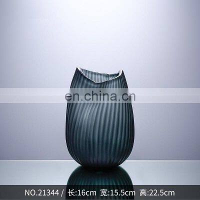 Wholesale Newest Fashion Modern Wedding Table Glass Vase For Flowers Terrarium Plants Handmade Decor photo-3