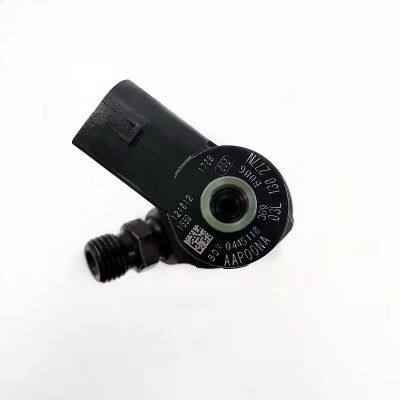 Brand New Bo-s-ch 0 445 110 369 Diesel Engine Common Rail Injector