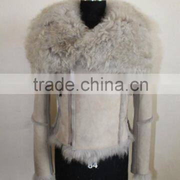 Big Cute Collar Design Mongolian Lamb Fur Short Jacket Real Fur Coat Pockets With Zipper Closed