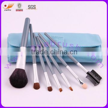 Makeup brush with the sythetic hair and artificial leather pouch