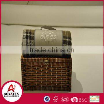 Rolling package acrylic waterproof outdoor picnic blanket