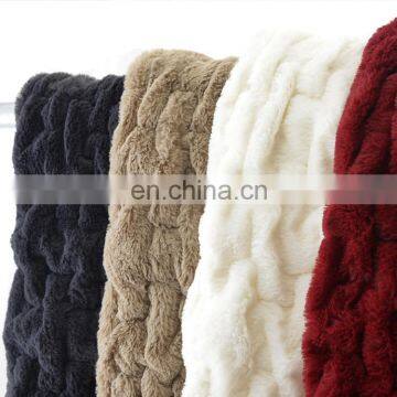 Wholesale Recycling Super Soft Extra Cozy Luxury Embossed Red White Rabbit Faux Fur Throw Blanket for Couch photo-2