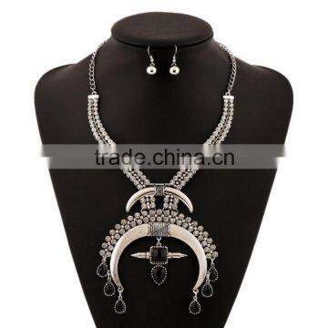2016 Simulated Diamond Fashion Semicircle Necklace Exaggerated Metallic Jewelry Set photo-2