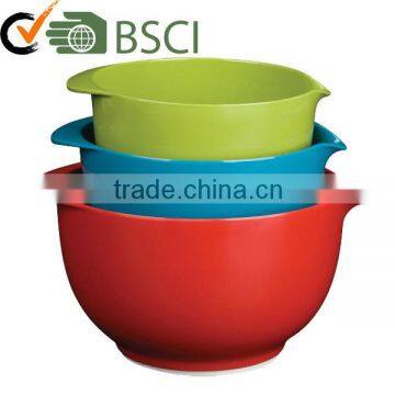 Plastic mixing bowl set