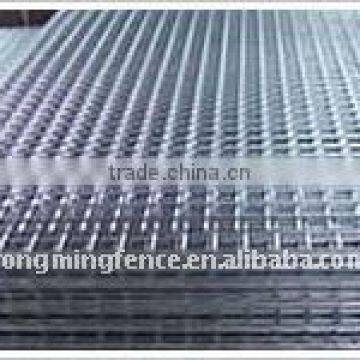 welded wire mesh fence