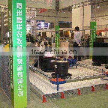 Automatic screw feed hopper for breeders house