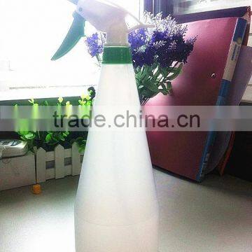 iLOT 1000 ml Resistant Plastic material bottles spray, Garden Spray Bottle with Trigger