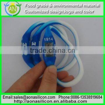 Trade Assurance Mixing Colors Silicone Printed Logo Watch photo-6