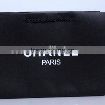 Products New Logo Decoration Elegant Black Handle Paper Bag for Luxury Shop Promotion photo-3