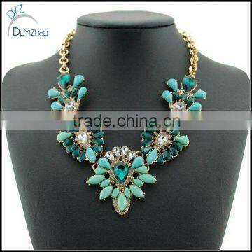 women green statement necklace