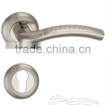 zinc door handle with roseset, zinc door handle of Russia deisgn, zinc door handle on round roses