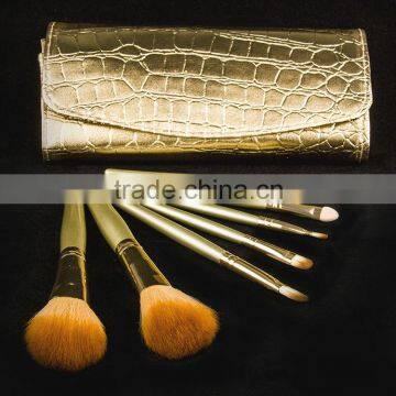 High Quality 7 Makeup Brush Set in Sleek Golden Leather-Like Case Portable Make up Brushes