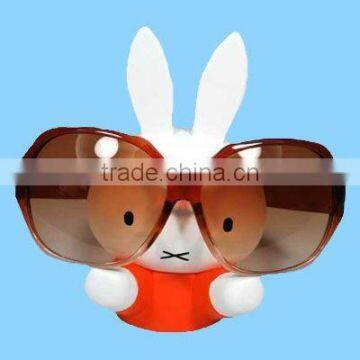 resin rabbit glasses stand statue