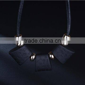 Retro Square Rubber Bead Leather Necklace European and America Women Geomotric Necklace Leather Choker Necklace