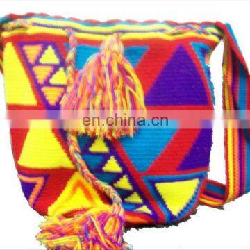 Mochilas wayuu, colombian bags, made by indigenas