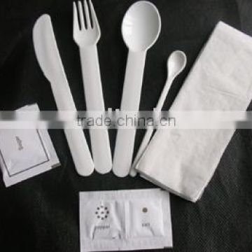 plastic cutlery set