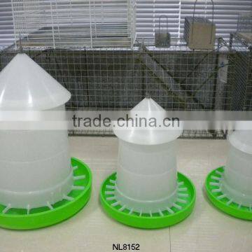 NL819 poultry feeder with lid