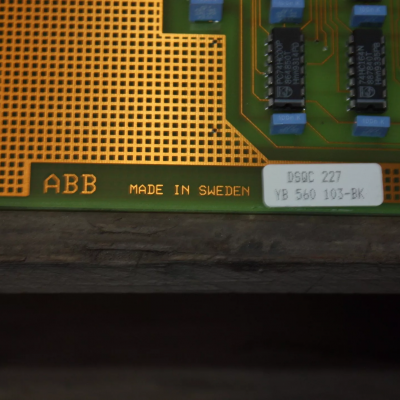 ABB  DSQC227 YB 560103-BK/3 ROBOT CIRCUIT BOARD