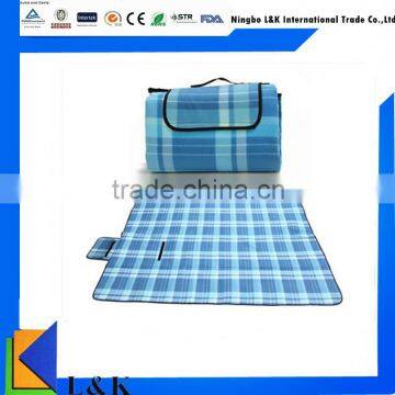 foldable fleece waterproof outdoor blankets with handle strap/foldable waterproof picnic rug