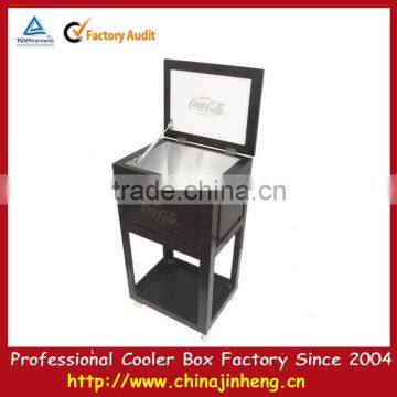 Large insulated cooler box