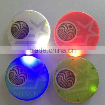 Round Shape Blinking LED Light Badges for Souvenir Gifts