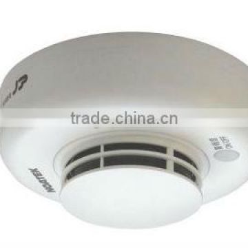 Stand-alone smoke detector used in home