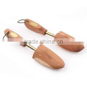 Women's Adjustable Cedar Shoe Tree with Split Toe