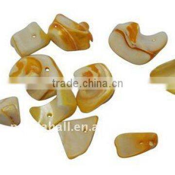 Sea Shell Beads, Dyed, Yellow, about 9~21x11~13x5~11mm, hole: 2mm, about 700pcs/500g(BSHE-S003-5)