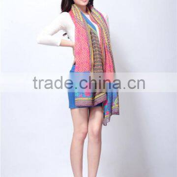 Women High Quality Fashion Printing All March Long Scarf/Shawl photo-2