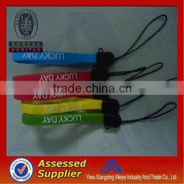 Competitive Price Colorful Soft Cheap Custom Fashion Silicone Iphone Keychain
