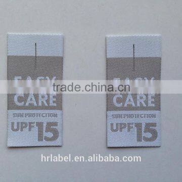 woven label with hole