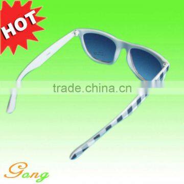 2014 New Arrival Fashion Sunglasses Display