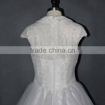 Short Net Applique Lace Mini Wedding Dress photo-6