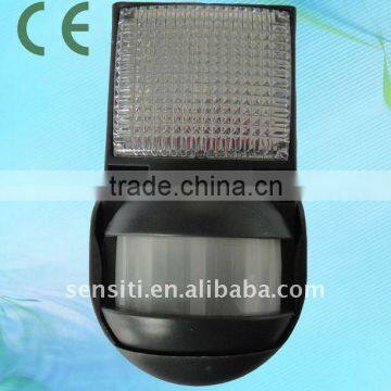 Small LED Sensor Night Light for Kids/cabinet 4.5V/DC photo-2