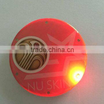 Round Shape Blinking LED Light Badges for Souvenir Gifts